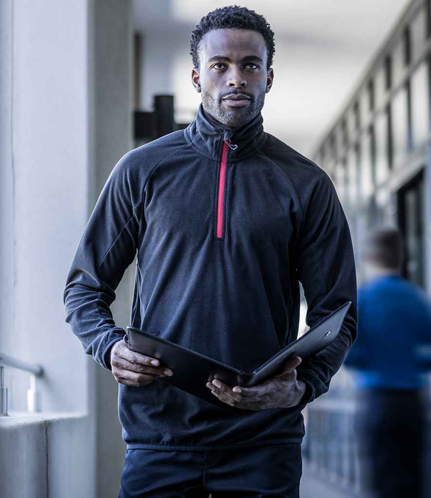 Men's lightweight half-zip fleece in black for golf and teamwear